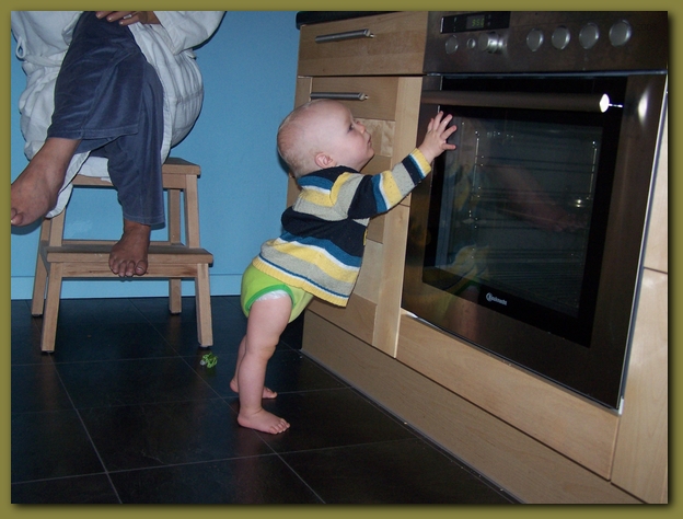 599x448 pixels (218K)